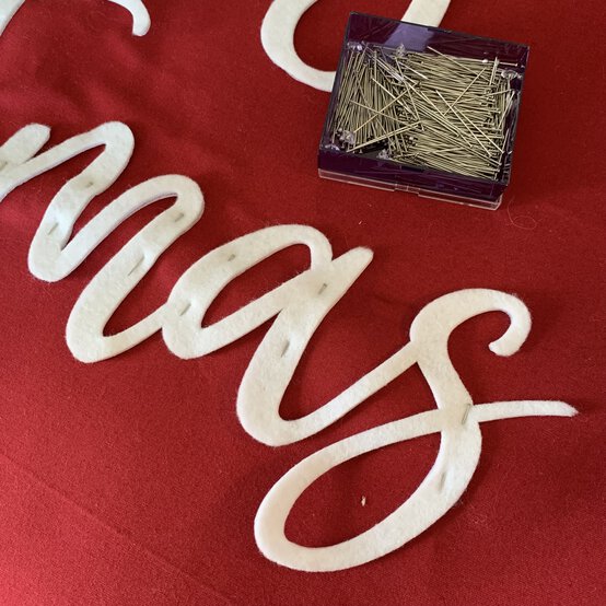 cricut-how-to-make-a-fabric-banner_step14.jpg?sw=554&q=85