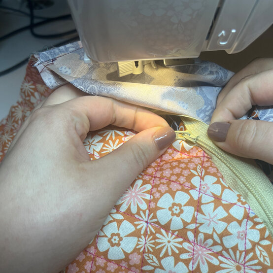 idea%5Fhow%2Dto%2Dsew%2Da%2Dquilted%2Dlaptop%2Dbag%5Fstep8b.jpg?sw=554&q=85