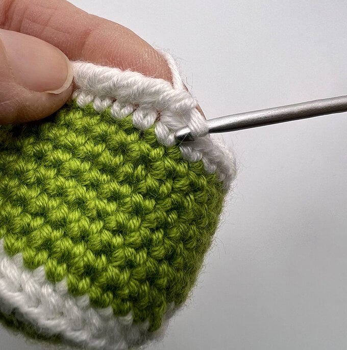 How-to-Crochet-an-Amigurumi-David-Attenborough_Cake1.jpg?sw=680&q=85