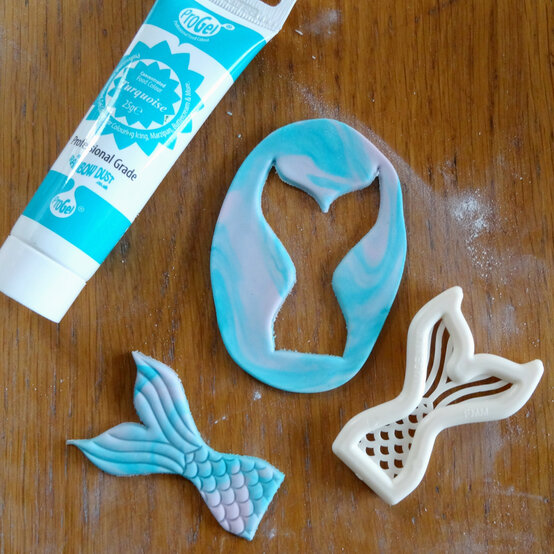 mermaid-cupcakes_step-1_2.jpg?sw=554&q=85