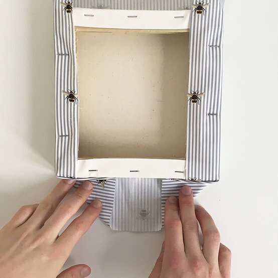 how_to_organise_your_home_office_with_-fabric_notice_board_6-.jpg?sw=554&q=85