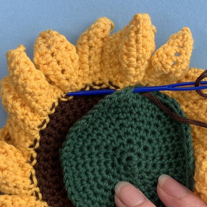 How-to-Crochet-Flowers_Sunflower%20Sewing%20UP%20%282%29.JPEG?sw=680&q=85