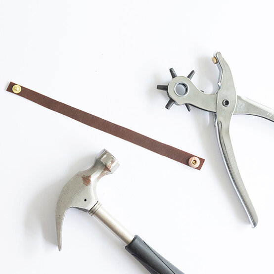 fimo-leather-effect_travel-time_luggage-tag_step-11.jpg?sw=554&q=85