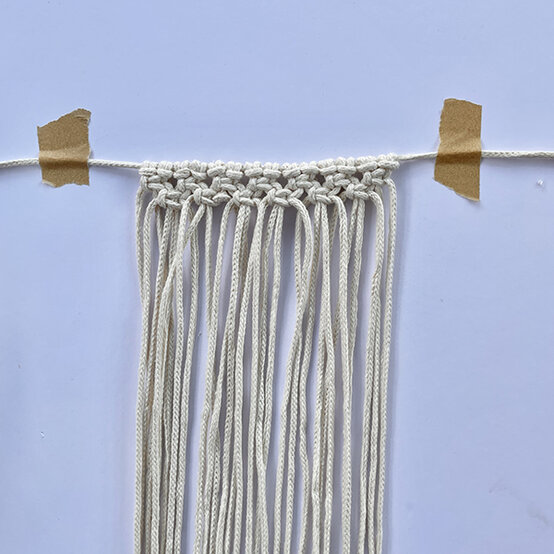 Idea_How-to-Make-a-Wedding-Macrame-Bouquet-Wrap_Step3.JPG?sw=554&q=85