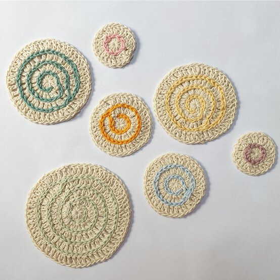 Idea_how-to-make-a-crochet-gingerbread-village-wreath_step11.jpg?sw=554&q=85