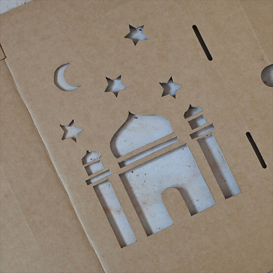 how-to-make-a-lightbox-for-ramadan-step-3b.jpg?sw=554&q=85