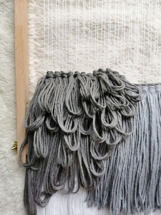 christmassceneweaving_step-11.jpg?sw=554&q=85