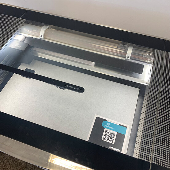 glowforge-how-to-make-an-acrylic-sign_step1a.jpg?sw=554&q=85