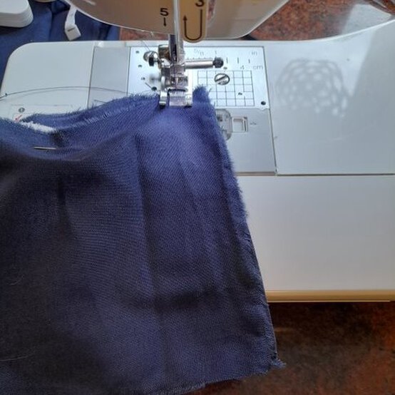 how_to_make_a_flower_floor_cushion_5d.jpg?sw=554&q=85