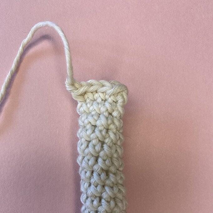 Idea_how-to-crochet-an-amigurumi-rabbit_Arm%20Seal.jpg?sw=680&q=85