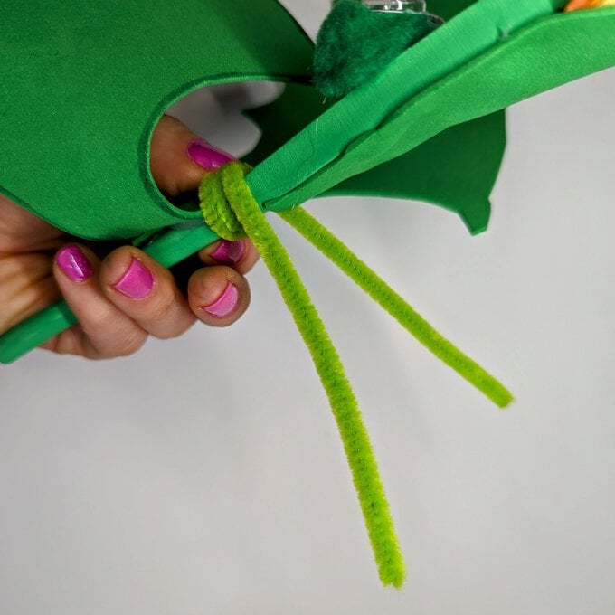 how-to-make-a-wooden-spoon-dragon-puppet_step-13a.jpg?sw=680&q=85