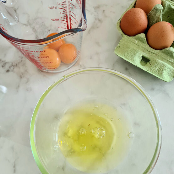 idea_meringue-nests_step2a.jpg?sw=554&q=85