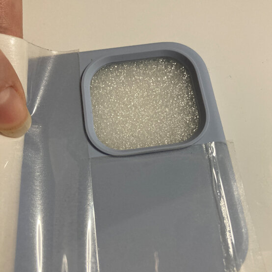 idea_customise-a-phone-case-with-diamond-dotz_step2c.jpg?sw=554&q=85