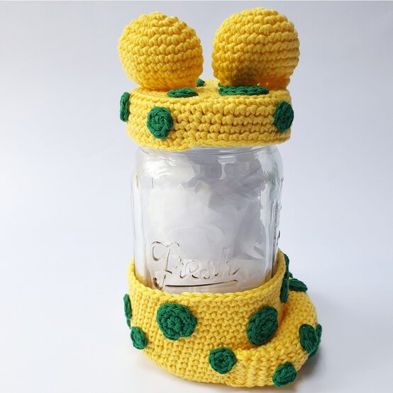 Idea_%20how-to-upcycle-jars-with-crochet_step4.jpg?sw=554&q=85