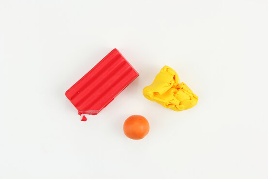 how_to_make_a_fimo_daffodil_step-8l.jpg?sw=554&q=85