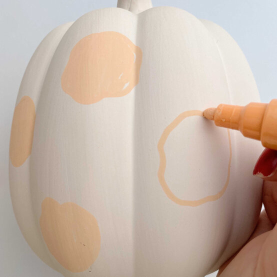 idea_ceramic-painted-pumpkins_5.jpg?sw=554&q=85