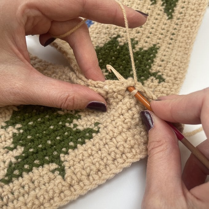 How-to-Crochet-a-Tree-Skirt_Construction%20Photo%202.jpg?sw=680&q=85
