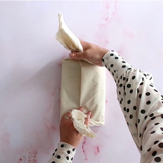 How_to_Gift_Wrap_with_your_yarn_scraps_Furoshiki%204.jpeg?sw=554&q=85