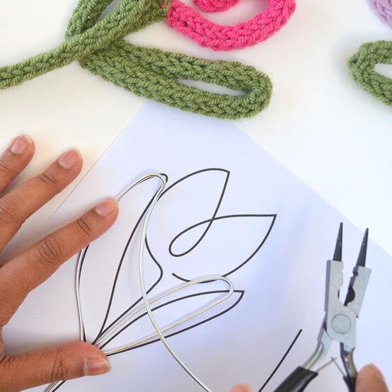 How%2Dto%2DMake%2DFrench%2DKnitted%2DFlowers%2D15.JPG?sw=554&q=85