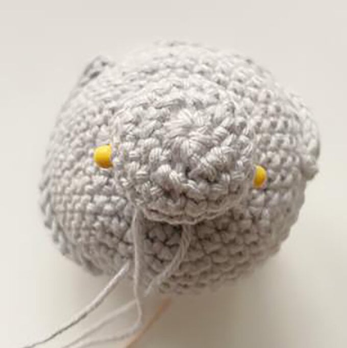 idea_how-to-crochet-amigurumi-mrs-claus_hair5.jpg?sw=680&q=85