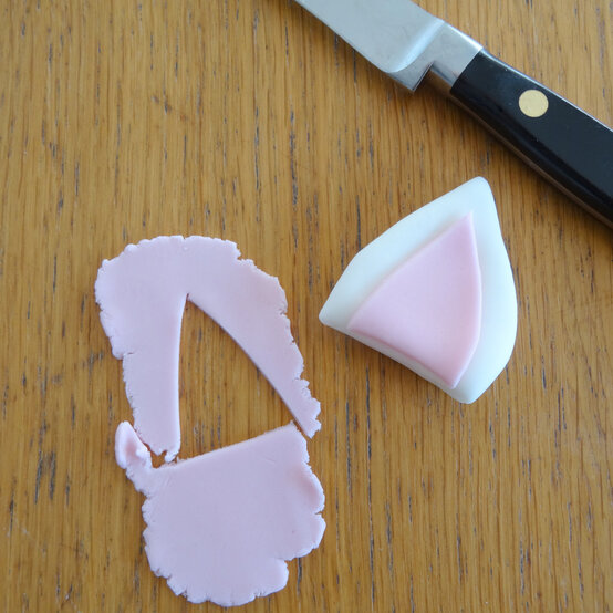 unicorn-cake_step6.jpg?sw=554&q=85