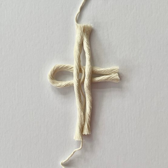 how-to-make-macrame-bunny-ears-design-2-STEP%209.JPG?sw=554&q=85