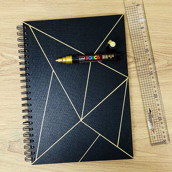 posca-geometric-seawhite-sketchbook-1-1.jpg?sw=554&q=85