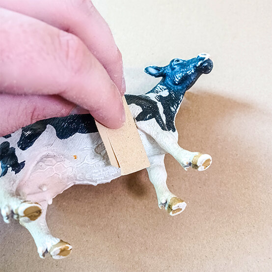 Toy%20Spray%20Paint_Step2d.jpg?sw=554&q=85