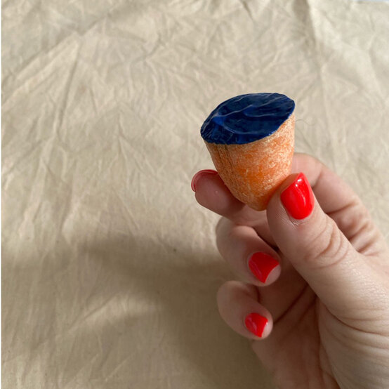 fabric_gift_wrap_fabric_paint_step_6.jpg?sw=554&q=85