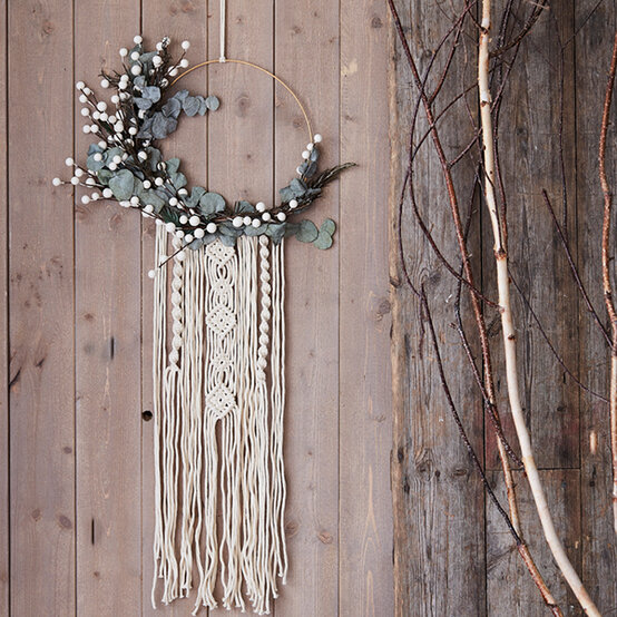 macrame-festive-wreath-23.jpg?sw=554&q=85