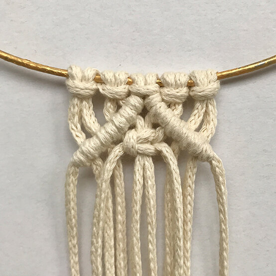 macrame-festive-wreath-4.jpg?sw=554&q=85