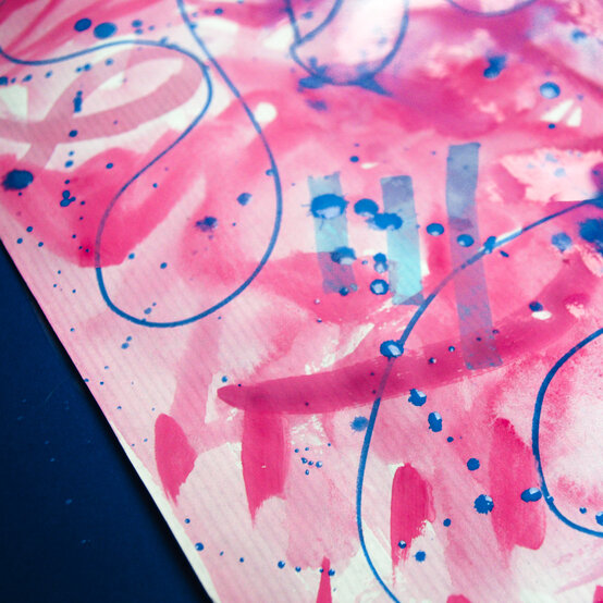 how-to-make-colourful-wrapping-paper---step_5.jpg?sw=554&q=85