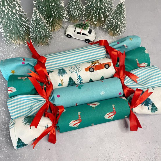 how-to-make-fabric-crackers_step10.jpg?sw=554&q=85