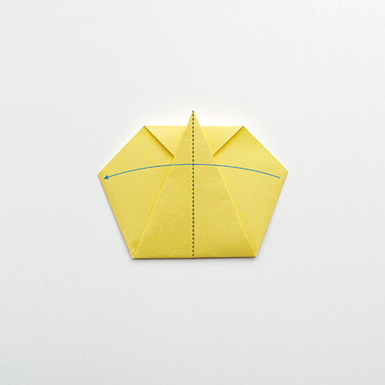 how-to-fold-an-origami-chick-step-6.jpg?sw=554&q=85