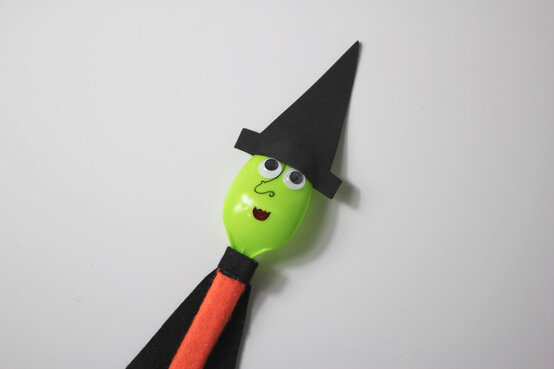 spoon_puppets_step4.jpg?sw=554&q=85