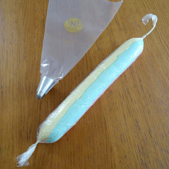 unicorn-cake_step9_2.jpg?sw=554&q=85