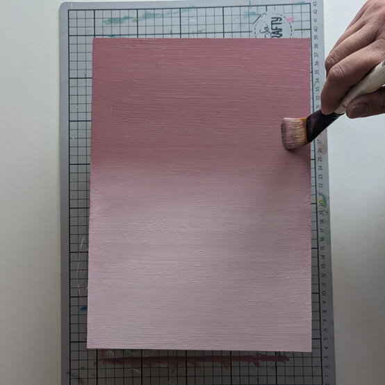 idea_how-to-make-a-celebration-sign-with-vinyl_step7.jpg?sw=554&q=85