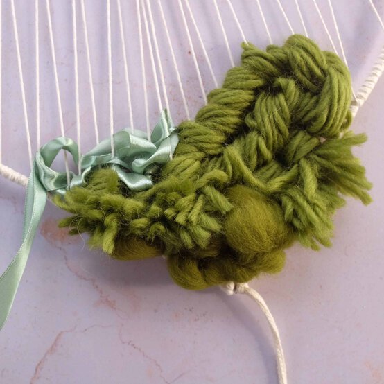 Idea_how-to-make-a-woven-heart-wreath_step10.jpg?sw=554&q=85