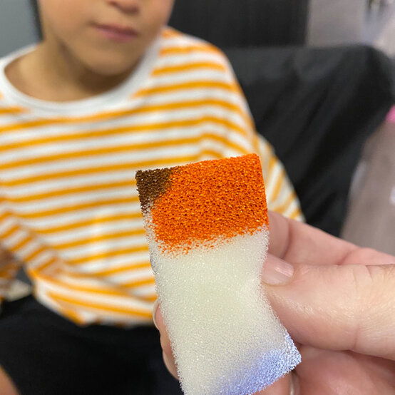 idea_halloween-face-paint-ideas-pumpkin_step1a.jpg?sw=554&q=85