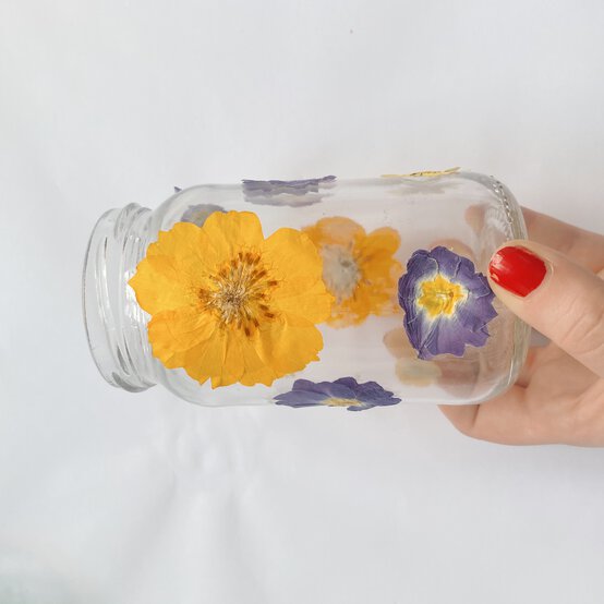 pressed-flower-jar-5.jpg?sw=554&q=85