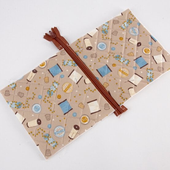 Idea_how-to-sew-a-storage-pouch_step4.jpg?sw=554&q=85