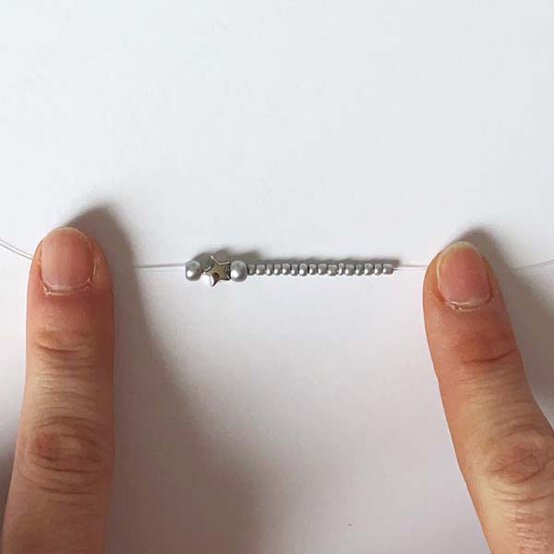 ideas%5Fjewellery%2Dprojects%2Dto%2Dmake%2Dwith%2Dbeads%5Fstar%2Dring%2D2.jpg?sw=554&q=85