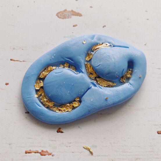 9_how-to-make-a-mould-for-resin.jpg?sw=554&q=85