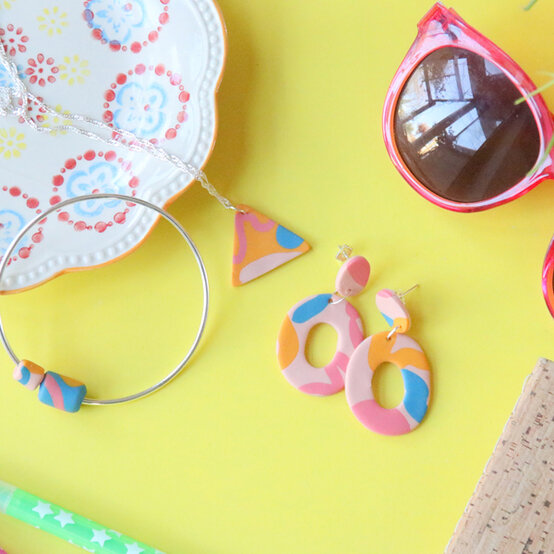 idea_indoor-activities-for-kids_clay.jpg?sw=554&q=85