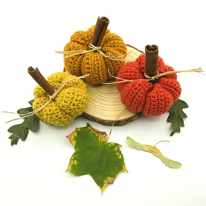 artisan-jacqueline-mcguire-easy-cute-crochet-pumpkins.jpg?sw=680&q=85