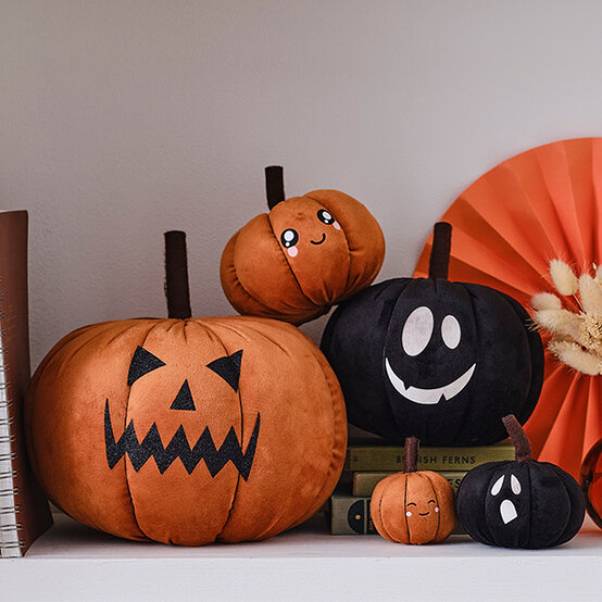 how-to-personalise-plush-pumpkins.jpg?sw=554&q=85