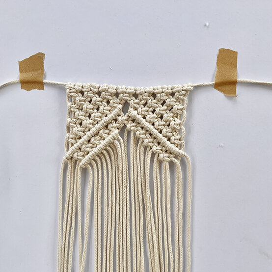 Idea_How-to-Make-a-Wedding-Macrame-Bouquet-Wrap_Step14.JPG?sw=554&q=85