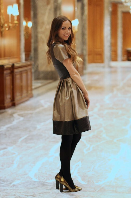 colour-block-dress.JPG?sw=554&q=85