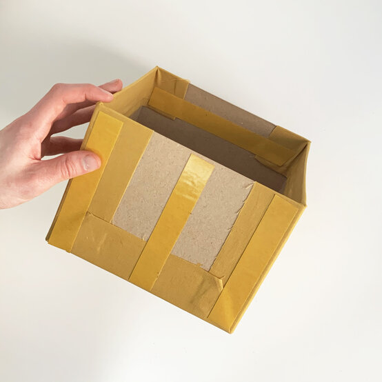 how_to_organise_your_home_office_with_-fabric_box_9.jpg?sw=554&q=85