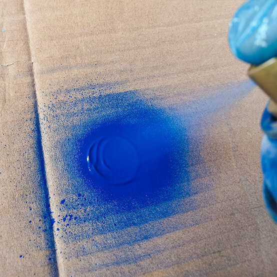 Montana%20Spray%20Paint%20Vase_Step7a.jpg?sw=554&q=85